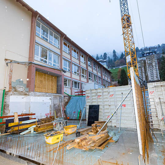 Schadstoffe wurden bei der Sanierung des Calmbacher Schulbaus gefunden – darunter auch Asbest. Foto: Meyer Calmbach Fünf-Täler-Schule