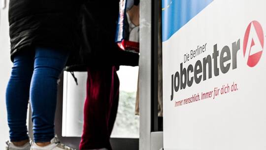 Ein Eingang zum Jobcenter Ein Eingang zum Jobcenter