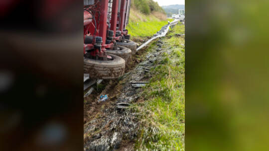 Unfall A8 Heimsheim LKW Umgekippt