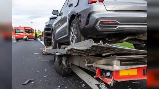 Unfall A8 Heimsheim LKW Umgekippt