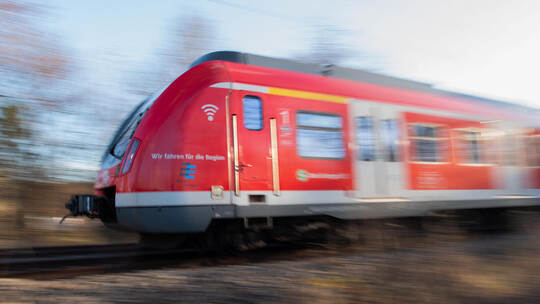 Die Triebwagen der Stuttgarter S-Bahn verkehren auf der Linie 5 zwischen Stuttgart-Schwabstraße und Bietigheim-Bissingen. Als mö S-Bahn Stuttgart