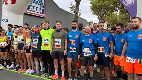Am Start: Andreas Michaelis, Daniel Geiger und Markus Krause (von links) treten für Pforzheim beim Stadtlauf in St. Maur an. Sta