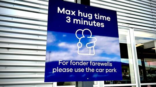 Nur eine kurze Umarmung zum Abschied