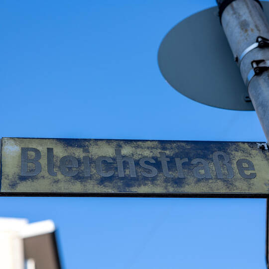 Straßenschild Bleichstraße Verblichen