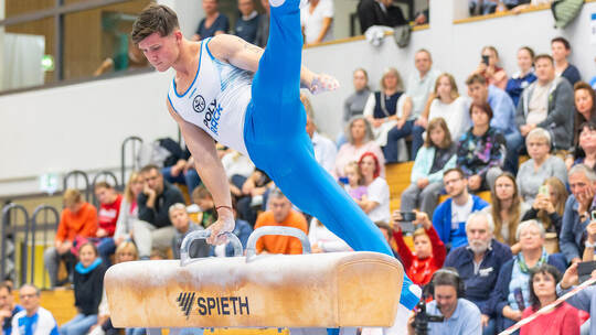 Hat den Dreh raus: Illia Kovtun am Pauschenpferd. Becker